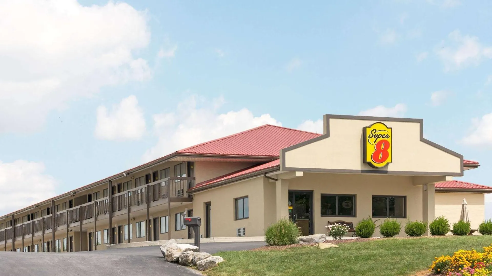 15 Top-Rated Airport Hotels in the Appalachian Mountains